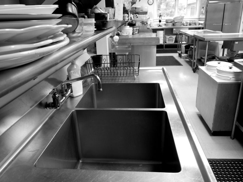 Double Undermount Sinks in a Large Kitchen